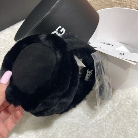 UGG Women's Sheepskin Bluetooth Earmuff - Picture 5 of 6